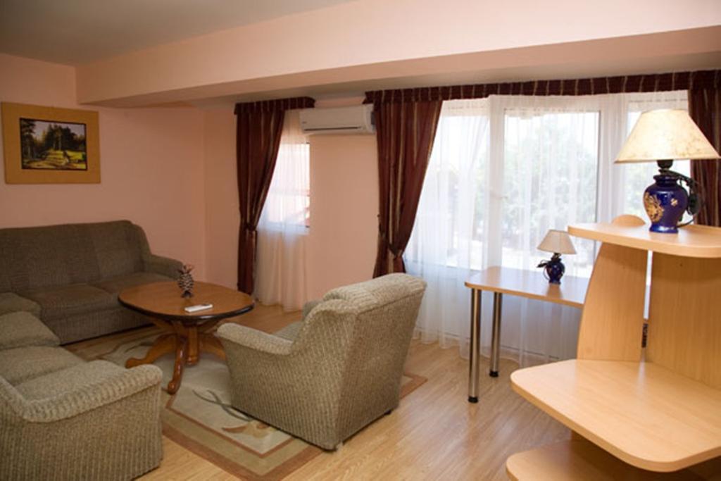 Hotel Uni Palas II Кавадарци Стая снимка