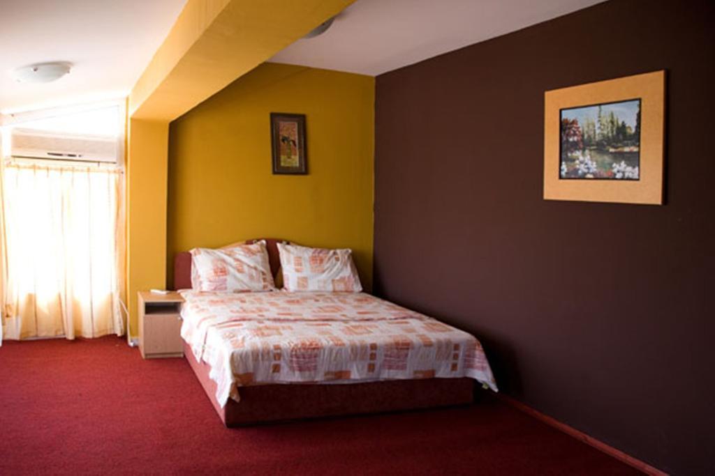 Hotel Uni Palas II Кавадарци Стая снимка